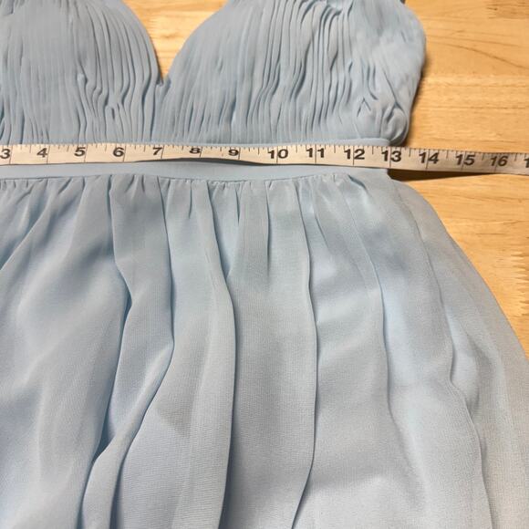 Mac Duggal NWT Pleated Chiffon Sleeveless Plunge V-Neck Gown Powder Blue Size 2 - Picture 7 of 11
